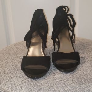 Black tie up dress shoes